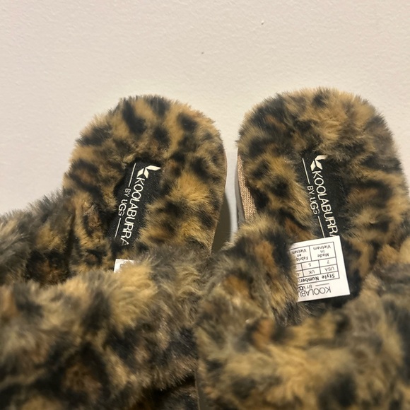 Kookaburra Leopard Print Fuzzy Slippers - Picture 3 of 7